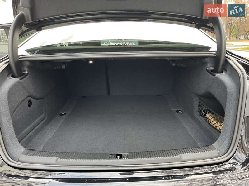 Седан Audi A6 2014 в Ровно