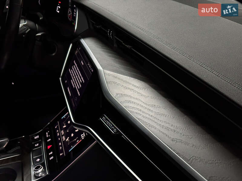 Седан Audi A6 2022 в Киеве