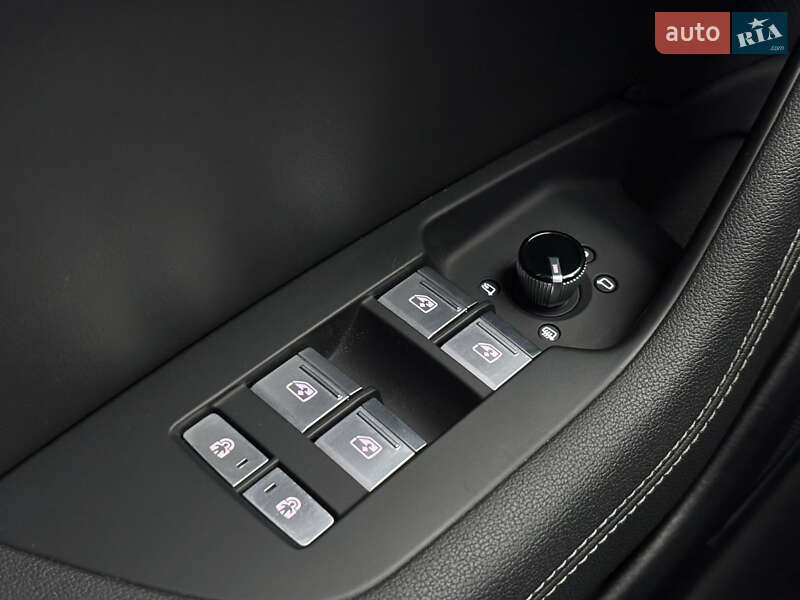 Седан Audi A6 2022 в Киеве