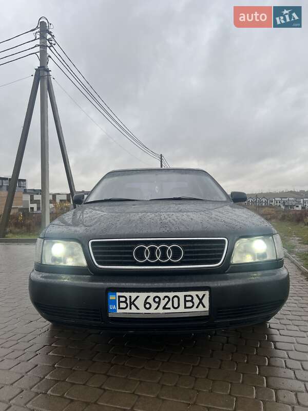 Седан Audi A6 1995 в Рівному