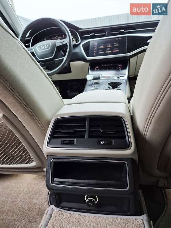 Универсал Audi A6 2019 в Киеве