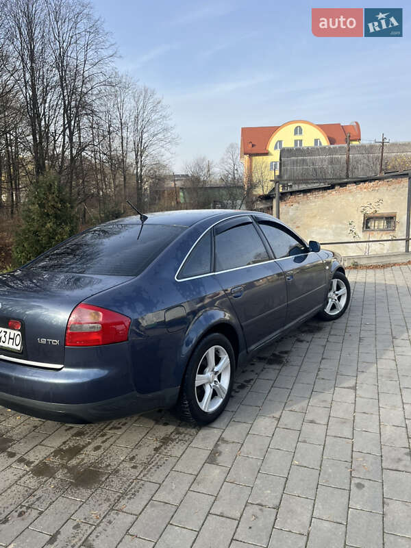 Седан Audi A6 2002 в Долине