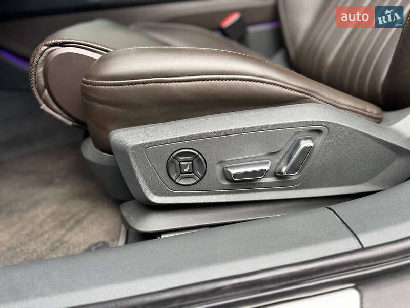 Седан Audi A6 2018 в Львові