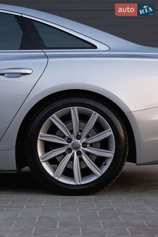 Седан Audi A6 2019 в Дубно