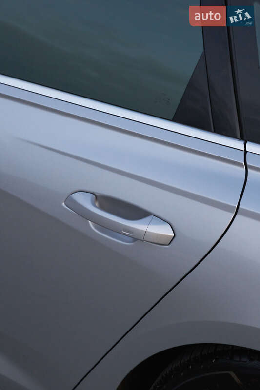 Седан Audi A6 2019 в Дубно