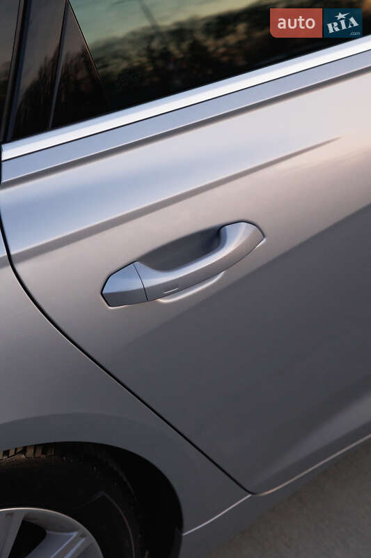 Седан Audi A6 2019 в Дубно