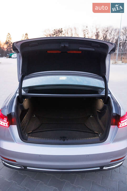 Седан Audi A6 2019 в Дубно