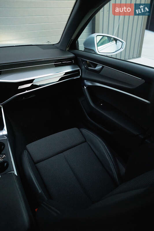 Седан Audi A6 2019 в Дубно