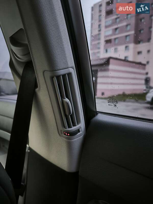 Седан Audi A6 2004 в Харькове