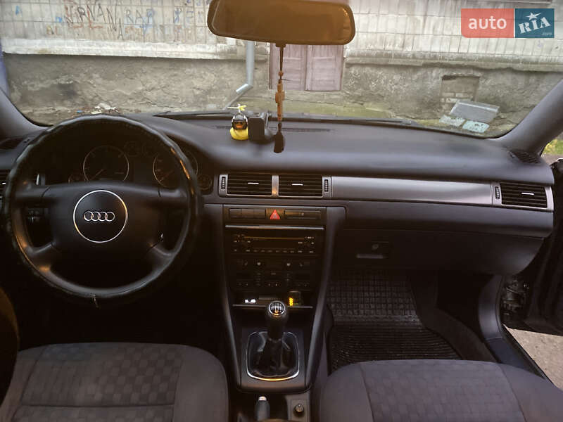 Універсал Audi A6 2002 в Звягелі