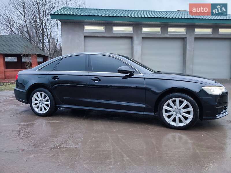 Седан Audi A6 2015 в Теофиполе