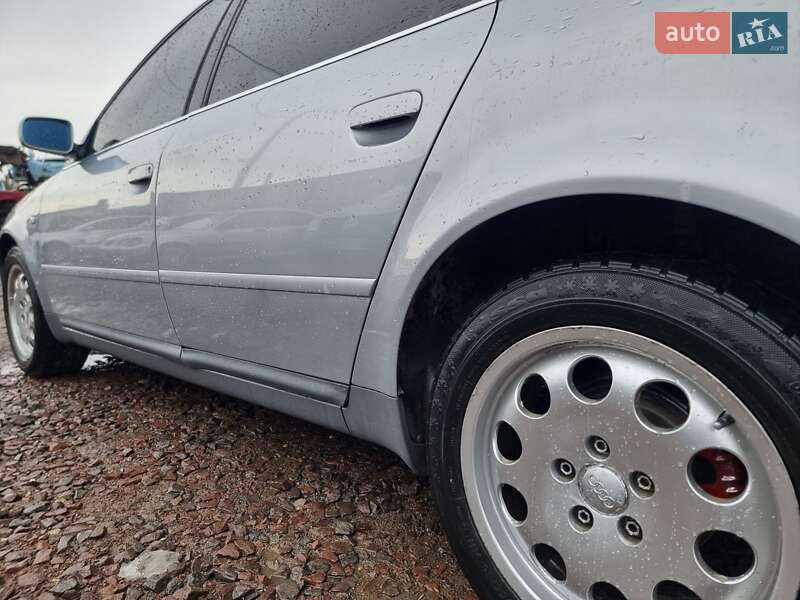 Седан Audi A6 1998 в Кременці