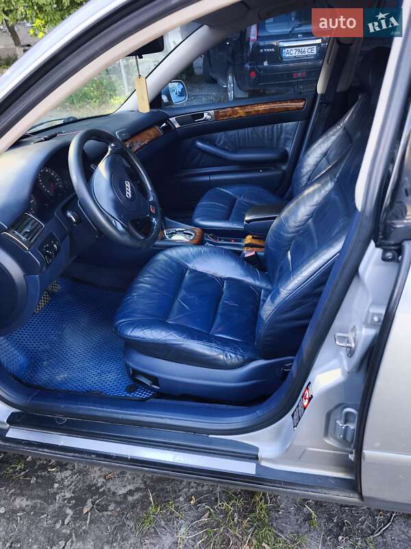 Універсал Audi A6 1999 в Вараші