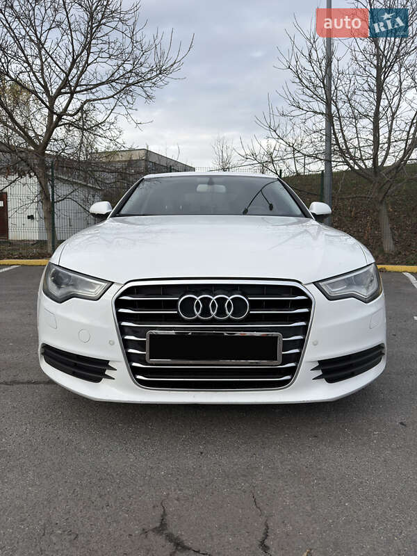 Седан Audi A6 2012 в Ужгороде