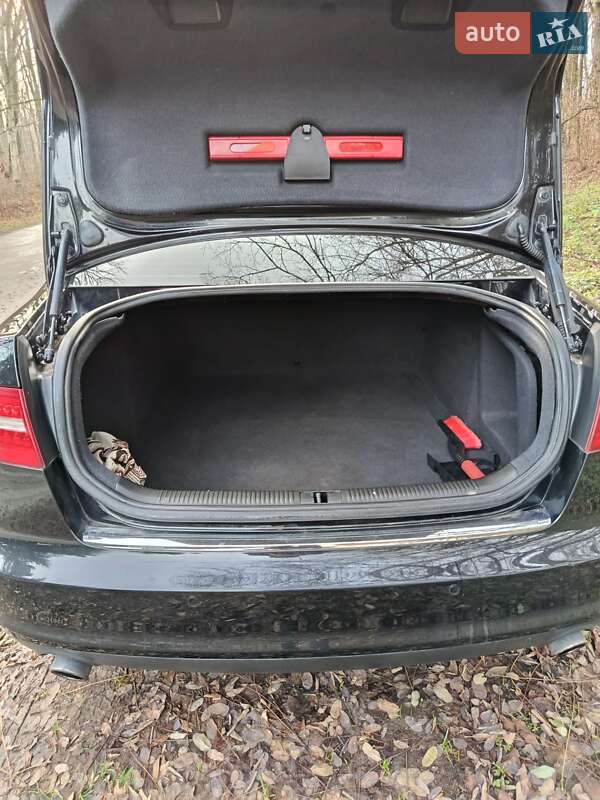 Седан Audi A6 2010 в Іллінцях