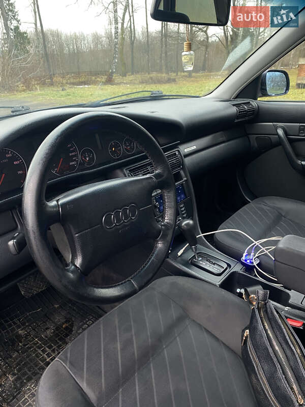 Седан Audi A6 1996 в Старому Самборі