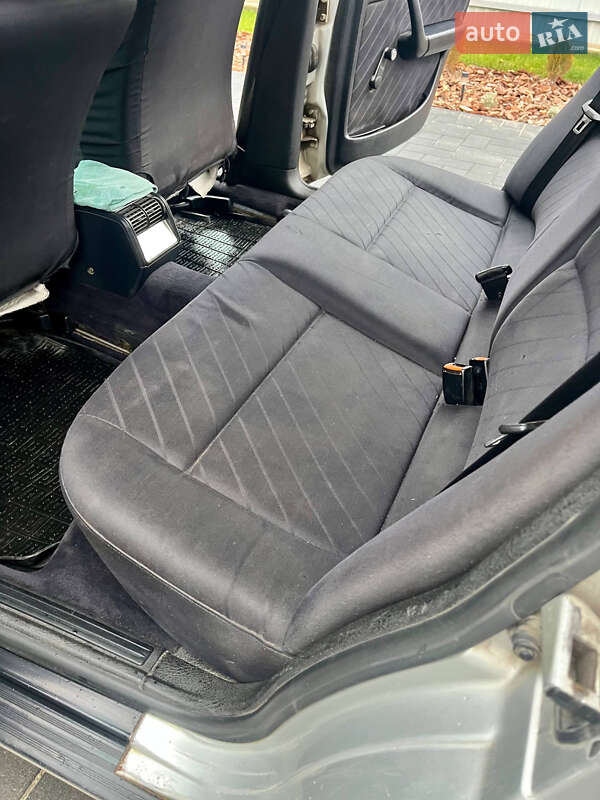 Седан Audi A6 1995 в Чернівцях