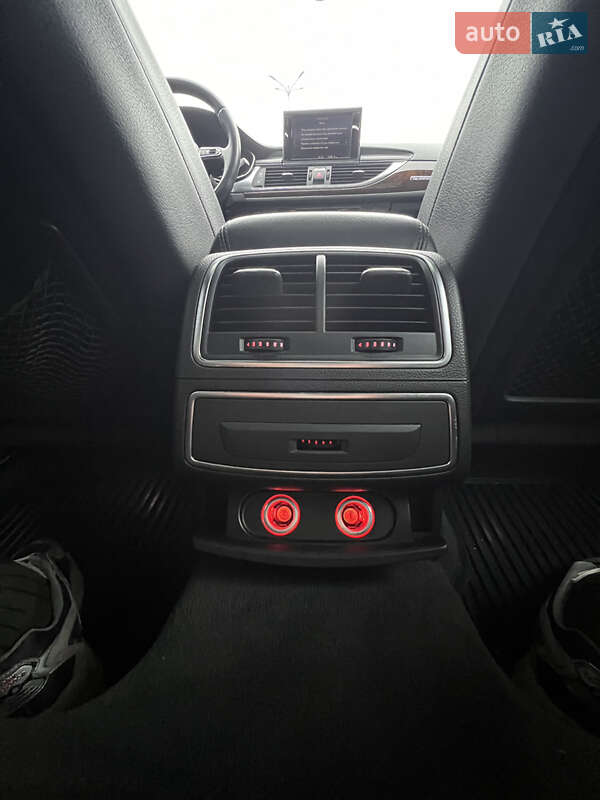 Седан Audi A6 2013 в Староконстантинове