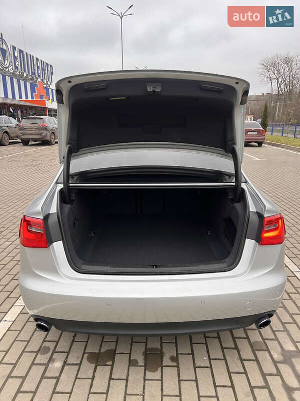 Седан Audi A6 2013 в Староконстантинове