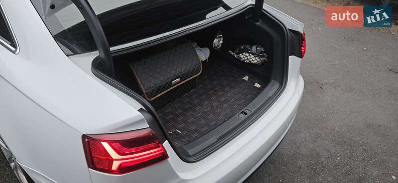 Седан Audi A6 2015 в Киеве