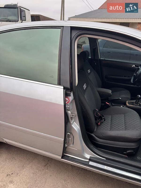 Седан Audi A6 2003 в Ромнах фото 4 Седан Audi A6 2003 в Ромнах