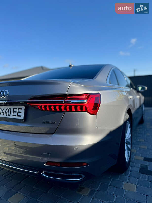 Седан Audi A6 2019 в Вараше