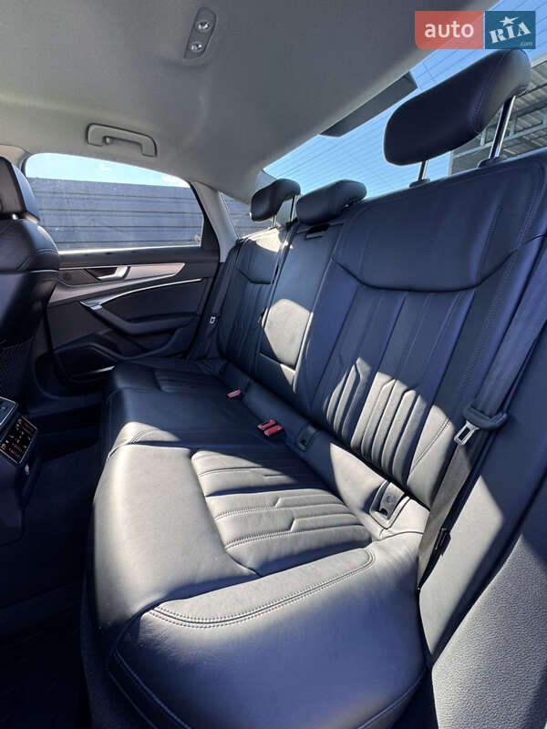 Седан Audi A6 2019 в Вараше