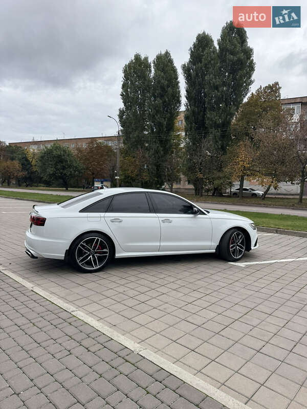 Седан Audi A6 2016 в Киеве