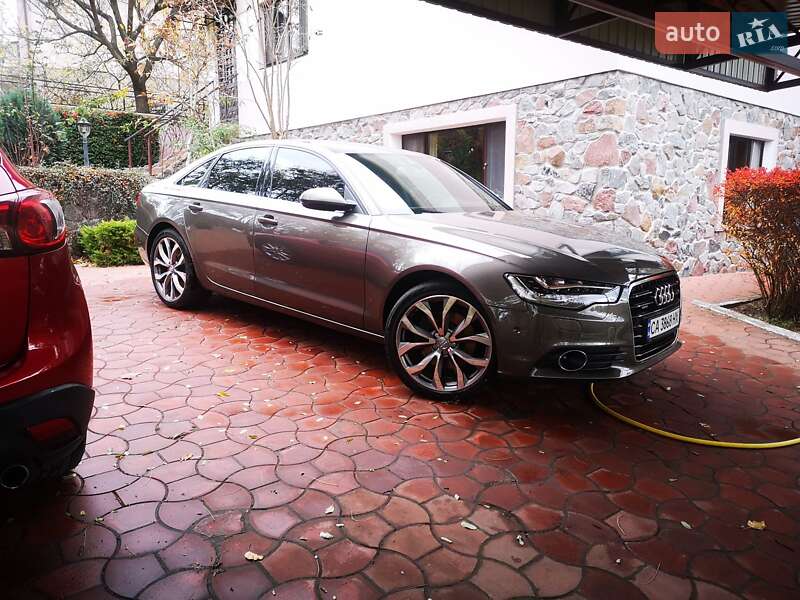 Седан Audi A6 2011 в Каневе