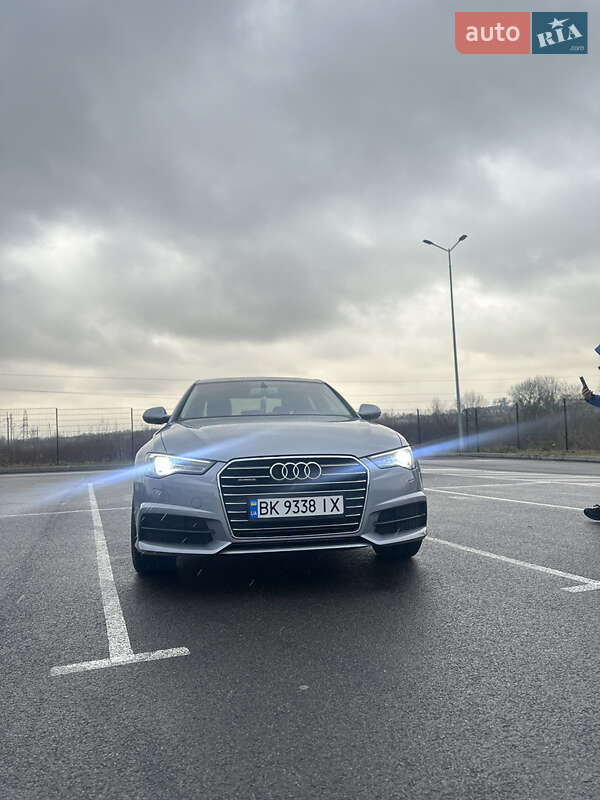 Седан Audi A6 2015 в Ровно