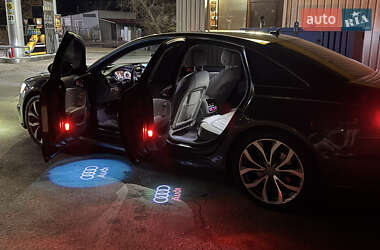 Седан Audi A6 2015 в Каневі