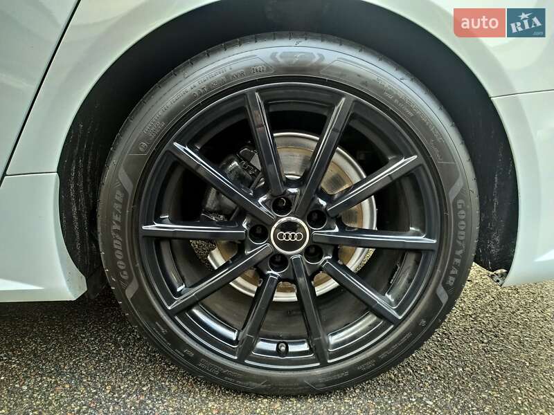 Седан Audi A6 2015 в Киеве