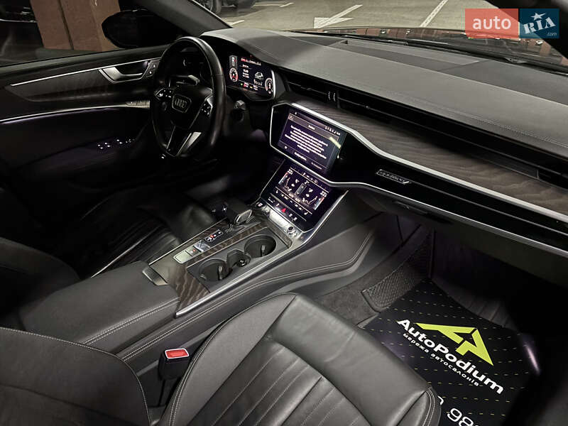 Седан Audi A6 2022 в Киеве