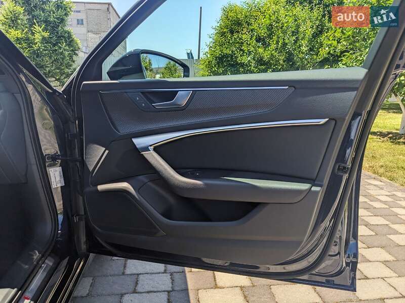 Седан Audi A6 2022 в Львове