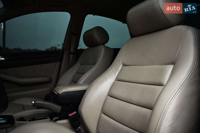 Седан Audi A6 2004 в Днепре