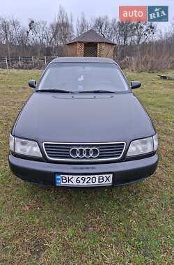 Седан Audi A6 1995 в Остроге