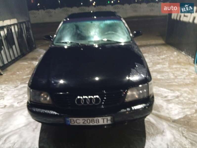 Седан Audi A6 1995 в Жовкві