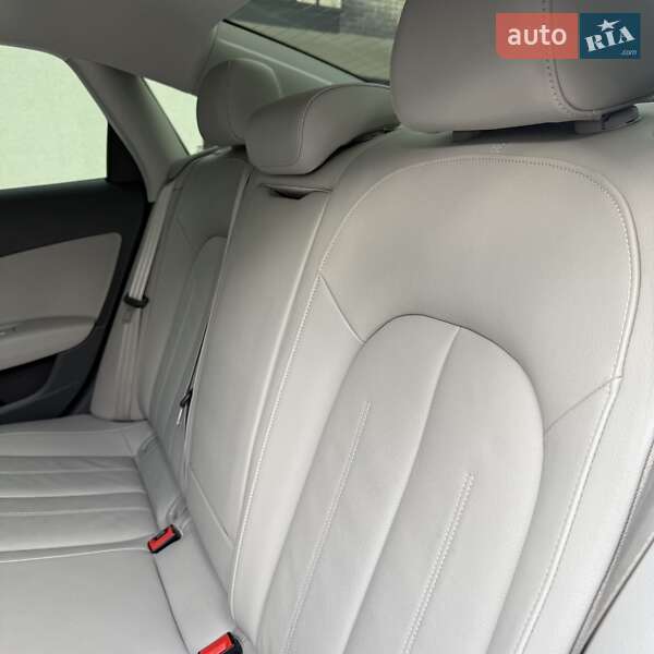 Седан Audi A6 2015 в Чернівцях
