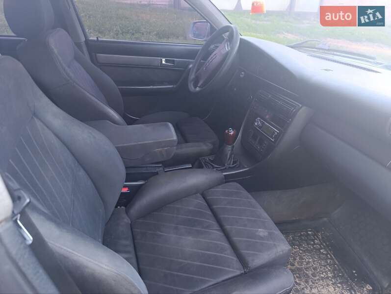 Седан Audi A6 1996 в Богодухове
