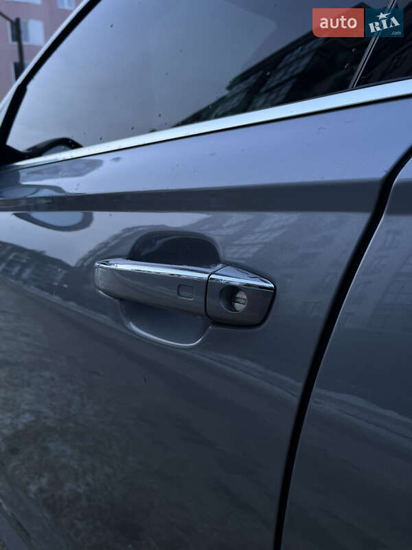 Седан Audi A6 2018 в Новояворовске