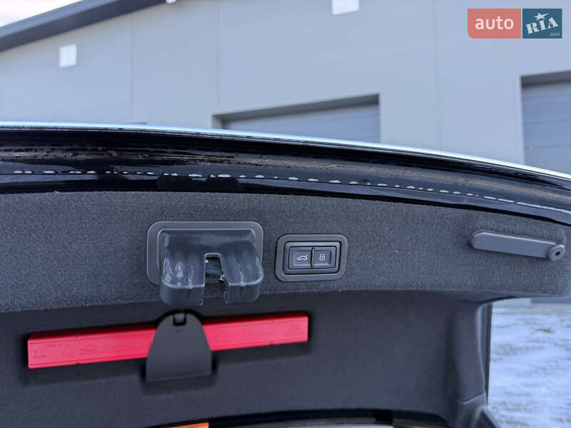 Седан Audi A6 2015 в Сарнах