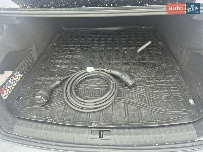 Седан Audi A6 2022 в Львове