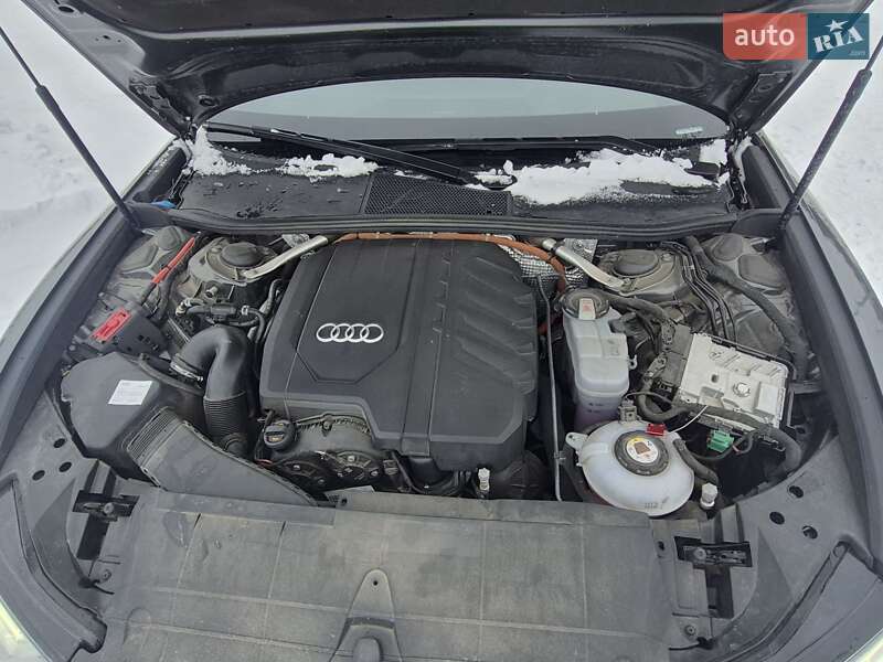 Седан Audi A6 2022 в Львове