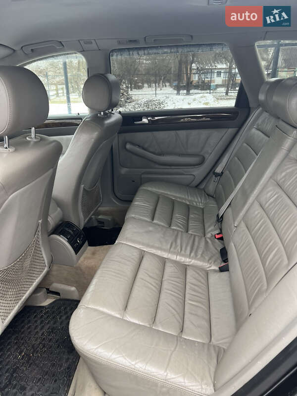 Универсал Audi A6 2001 в Славском