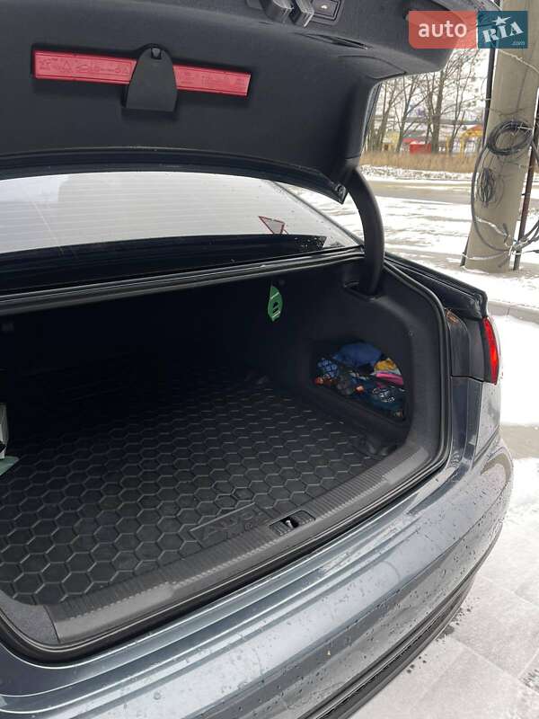 Седан Audi A6 2012 в Харькове