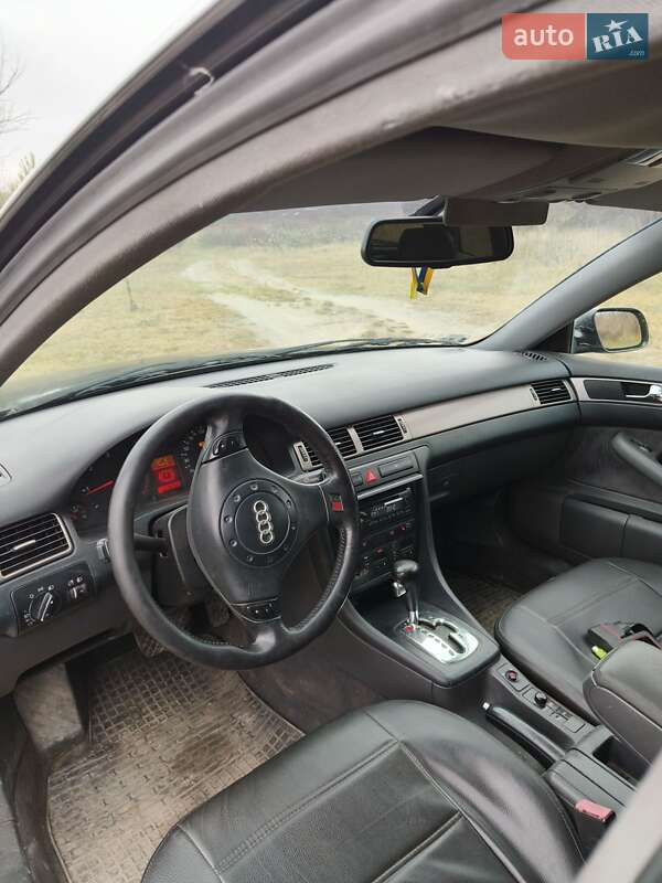 Универсал Audi A6 2000 в Кременце