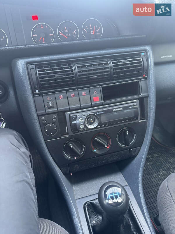 Седан Audi A6 1996 в Черновцах