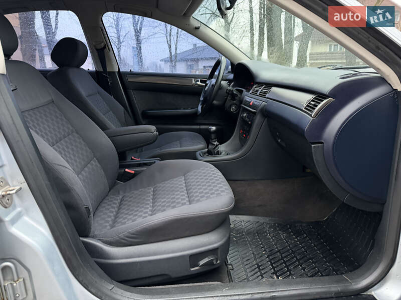 Седан Audi A6 1998 в Тячеві