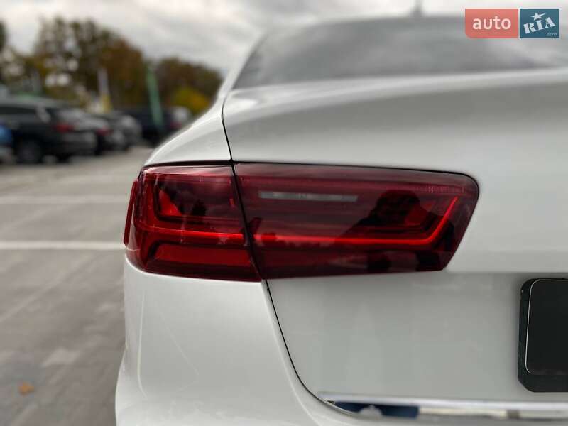 Седан Audi A6 2015 в Киеве