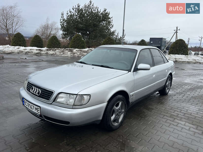 Седан Audi A6 1995 в Жовкві